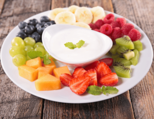 ensalada frutas con yogur